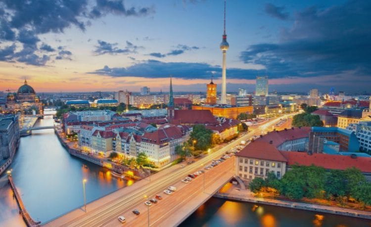 Vist ZONTAL at PharmaWorX in Berlin from November 13-14